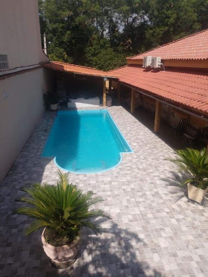 Casa de Condomínio à venda com 4 quartos, 250m² - Foto 1