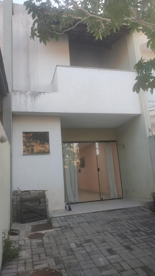 Casa à venda com 3 quartos, 107m² - Foto 2