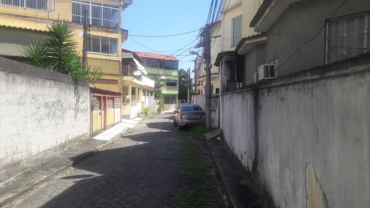 Casa à venda com 2 quartos, 100m² - Foto 2