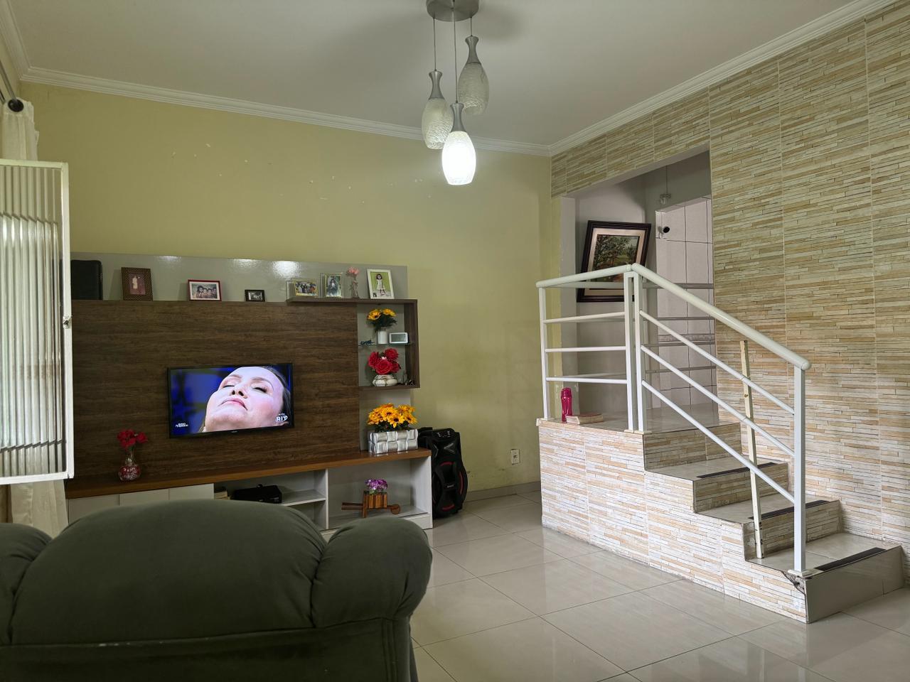 Casa à venda com 3 quartos, 300m² - Foto 3