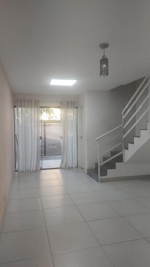 Casa para alugar com 3 quartos, 107m² - Foto 9