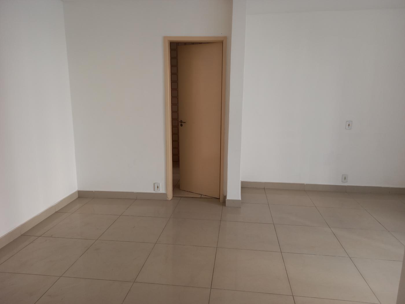 Apartamento à venda com 2 quartos, 68m² - Foto 5