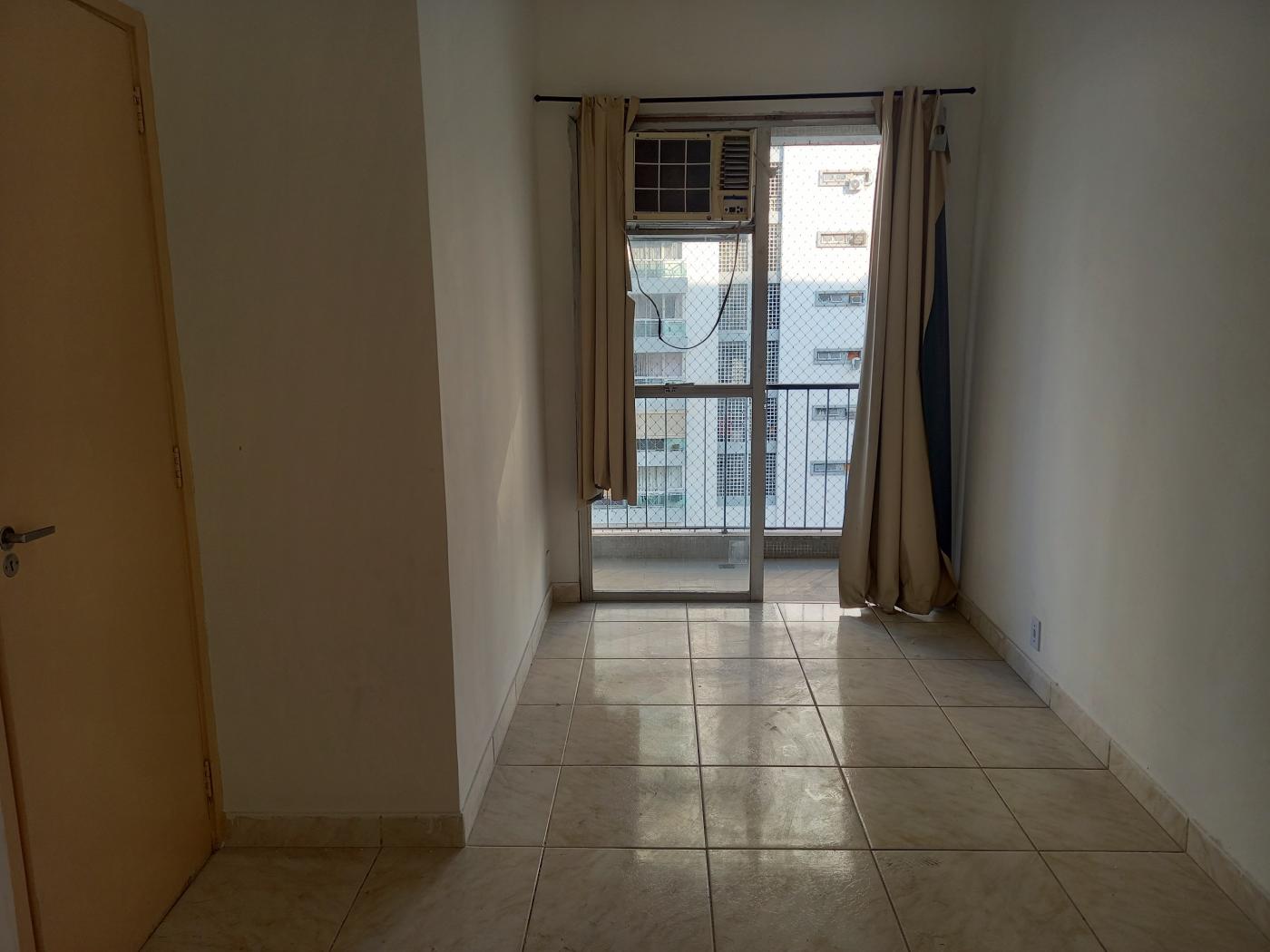 Apartamento à venda com 2 quartos, 68m² - Foto 4