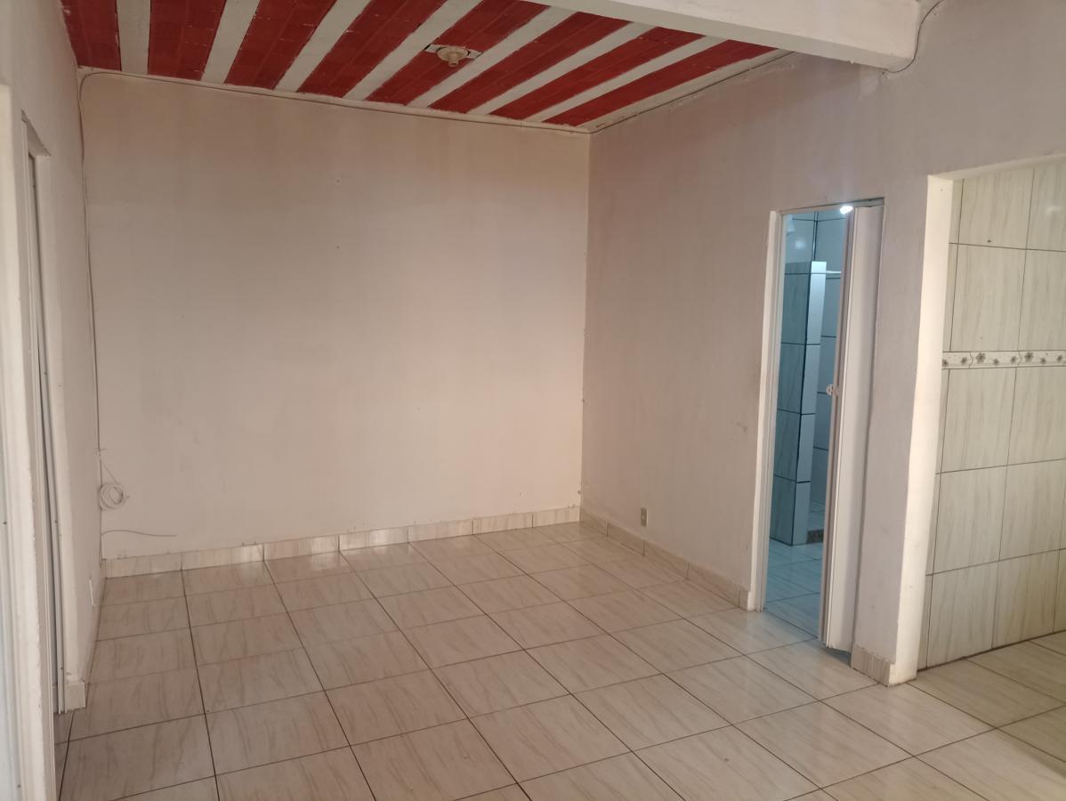 Casa à venda com 9 quartos, 225m² - Foto 9