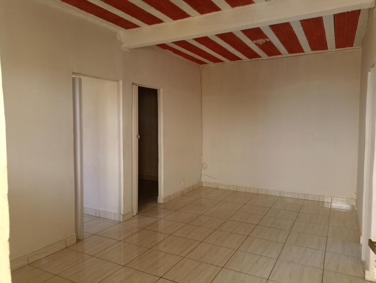 Casa à venda com 9 quartos, 225m² - Foto 11