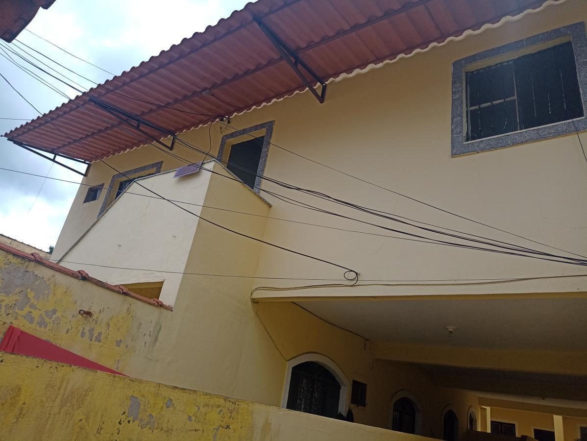 Casa à venda com 9 quartos, 225m² - Foto 6