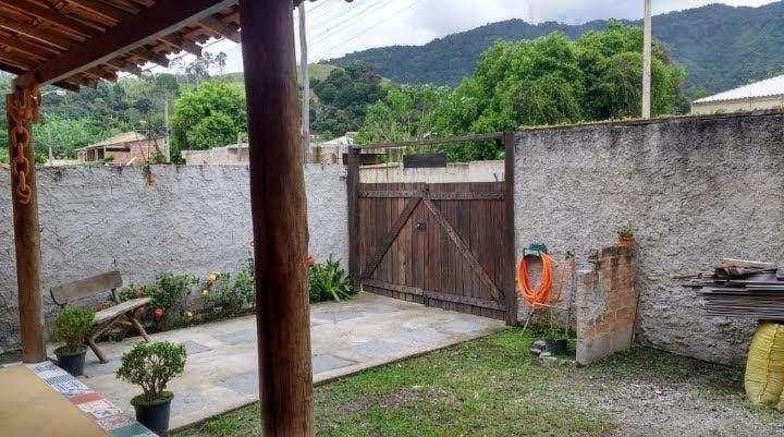 Casa de Condomínio à venda com 4 quartos, 160m² - Foto 2