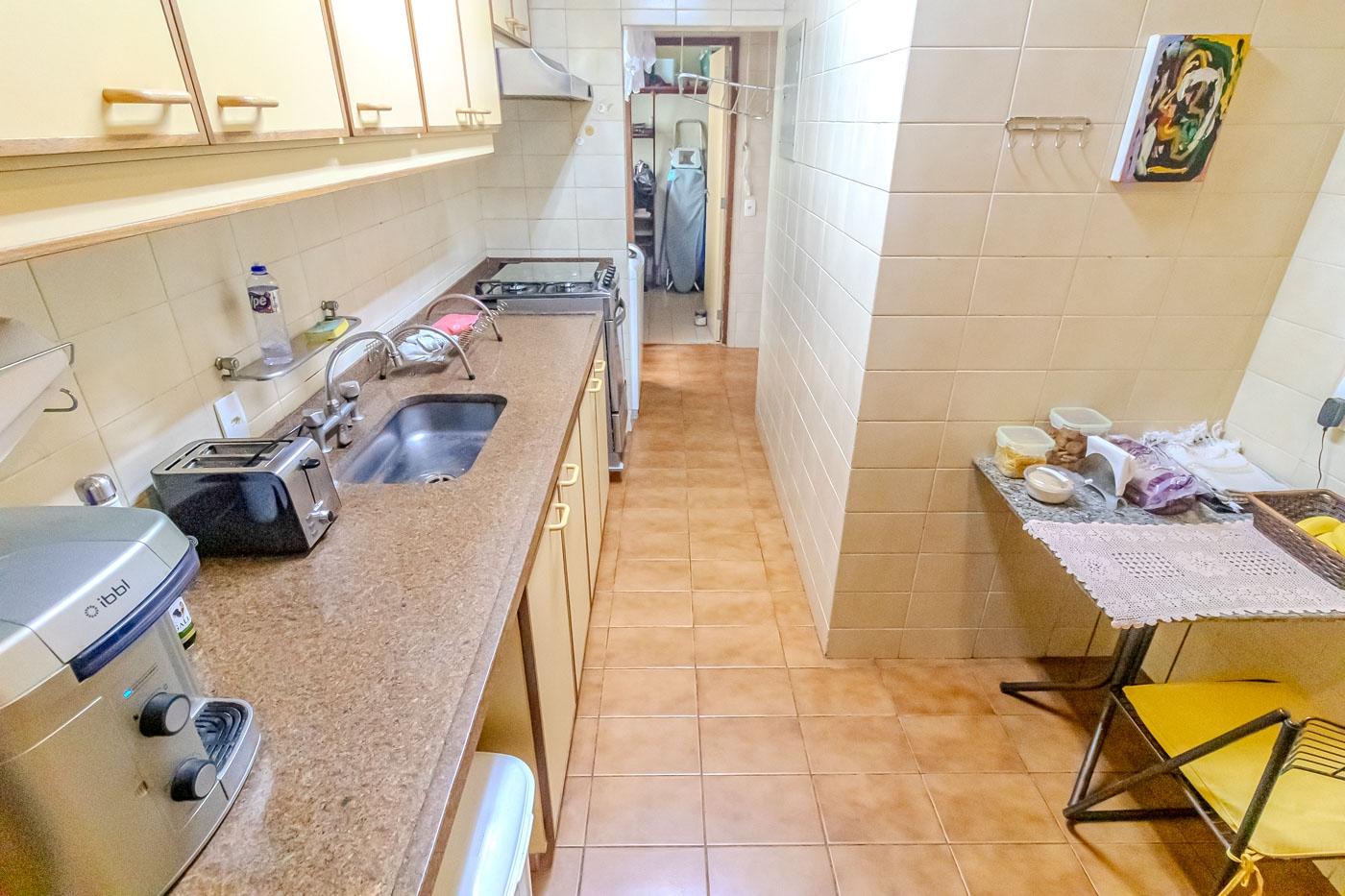 Apartamento à venda com 3 quartos, 137m² - Foto 17