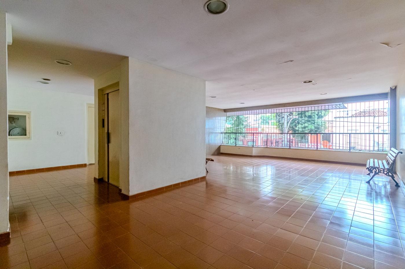 Apartamento à venda com 3 quartos, 137m² - Foto 3